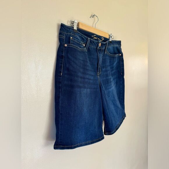 SALE!  Seven7 Dark Denim Sunset Bermuda Shorts Size 16 EUC - Picture 3 of 5